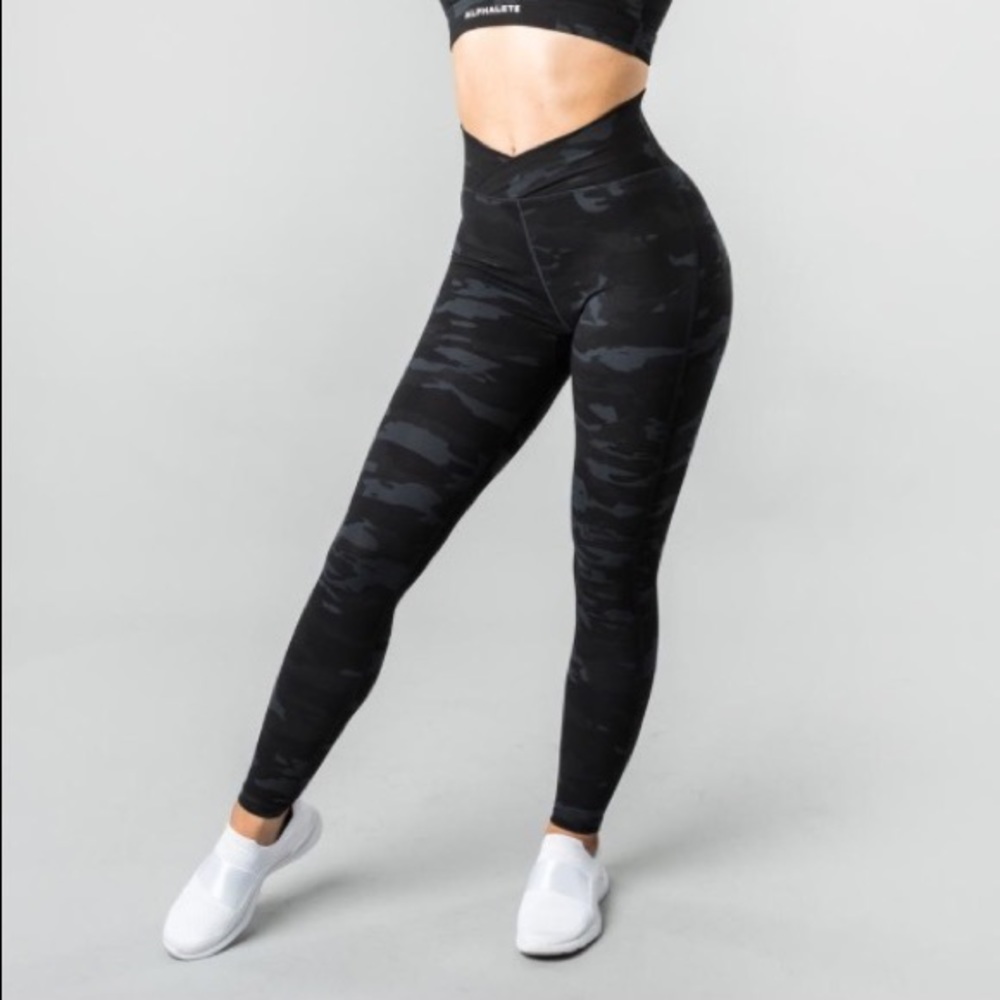 Alphalete surface path black camo